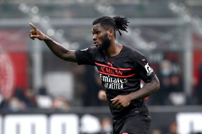 Milan maglia doppio stemma