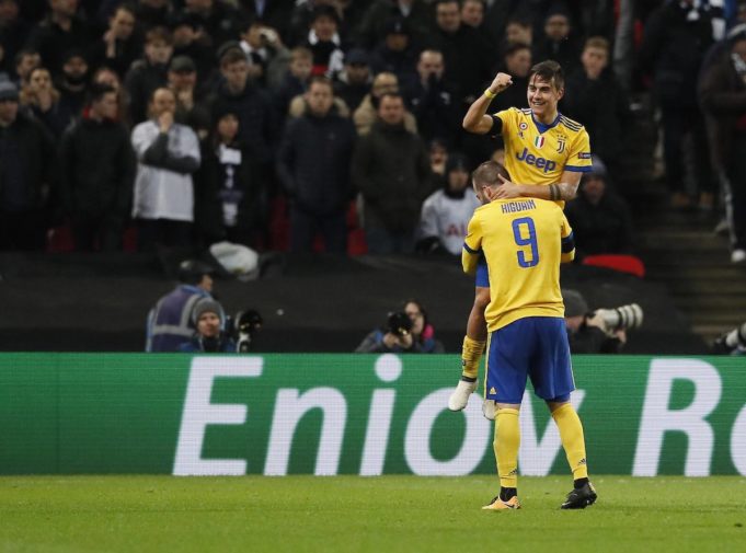 Tottenham Juventus, l'esultanza di Dybala e Higuain (Insidefoto.com)