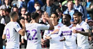La Fiorentina svela le nuove maglie, ispirate al nuovo logo Maglie Fiorentina 2022 2023