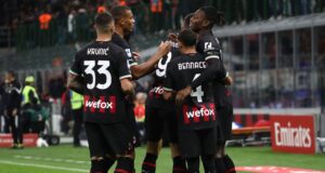 Milan, addio alle classiche strisce per la maglia Home 23/24 Milan nuova maglia Home
